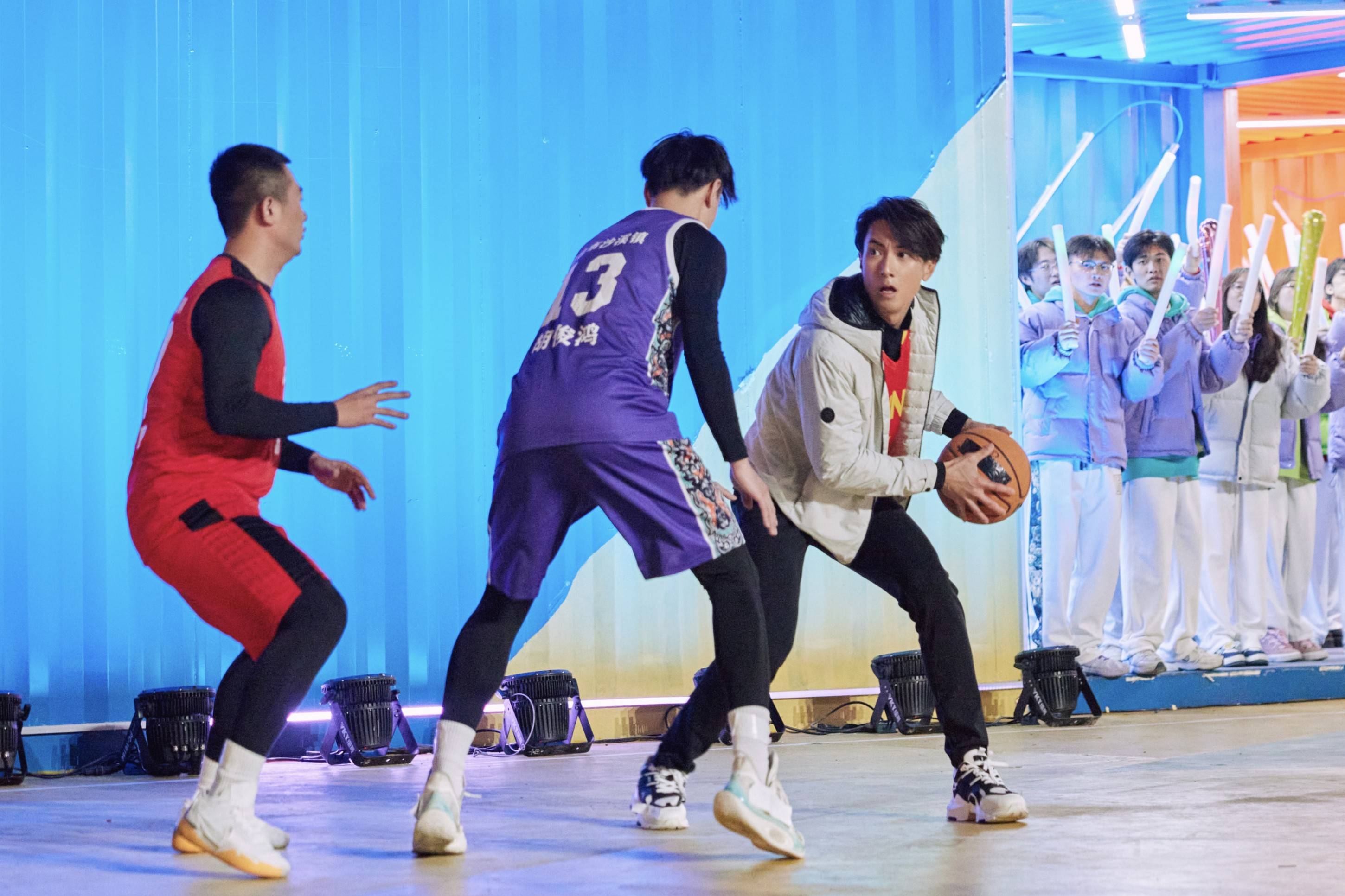 包含核心封盖:李磊最后一秒封阻对手关键投篮!的词条 包含核心封盖:李磊最后一秒封阻对手关键投篮!的词条