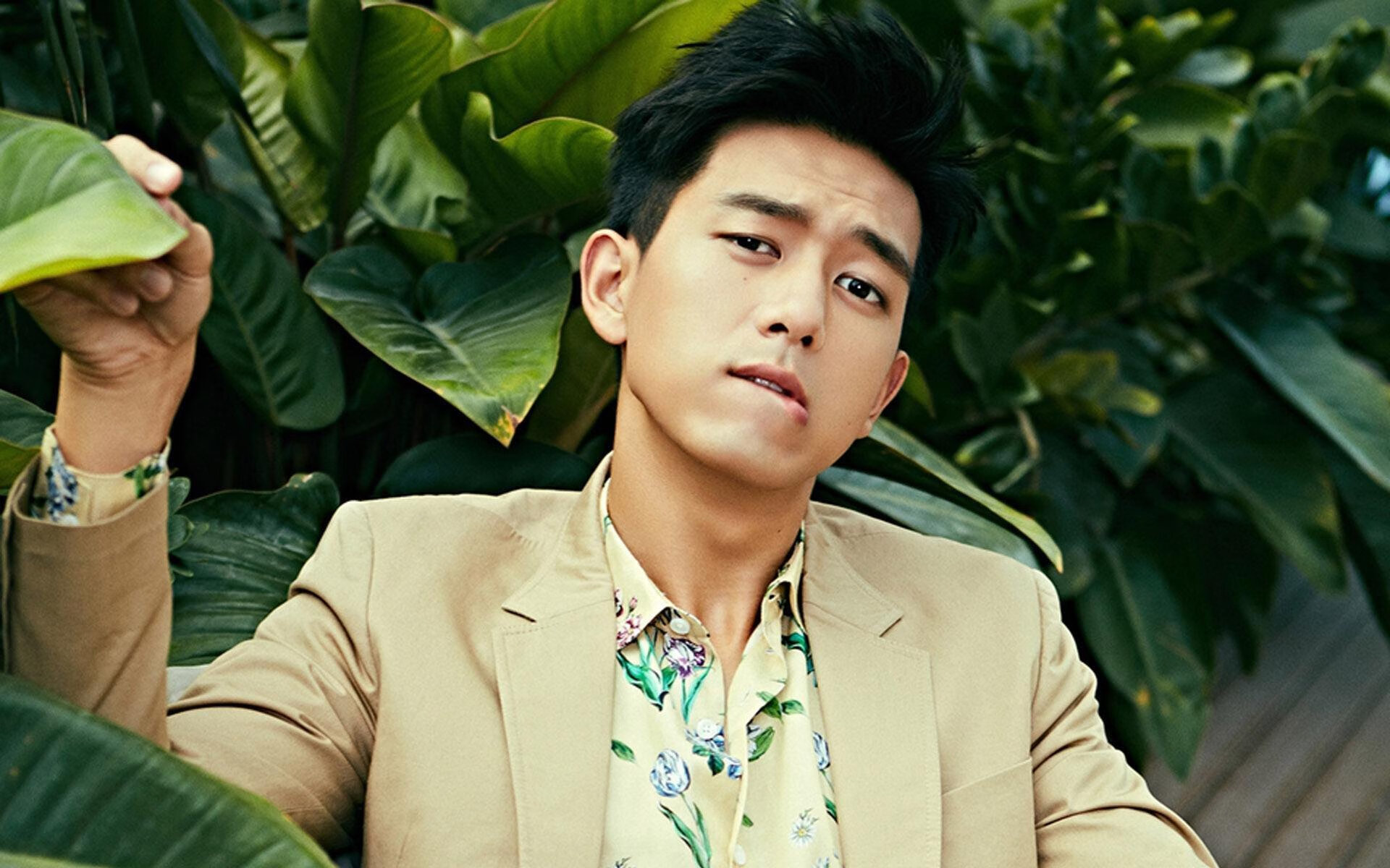 足球场馆智能安检系统上线,提升安全保障,智能足球场设备采购