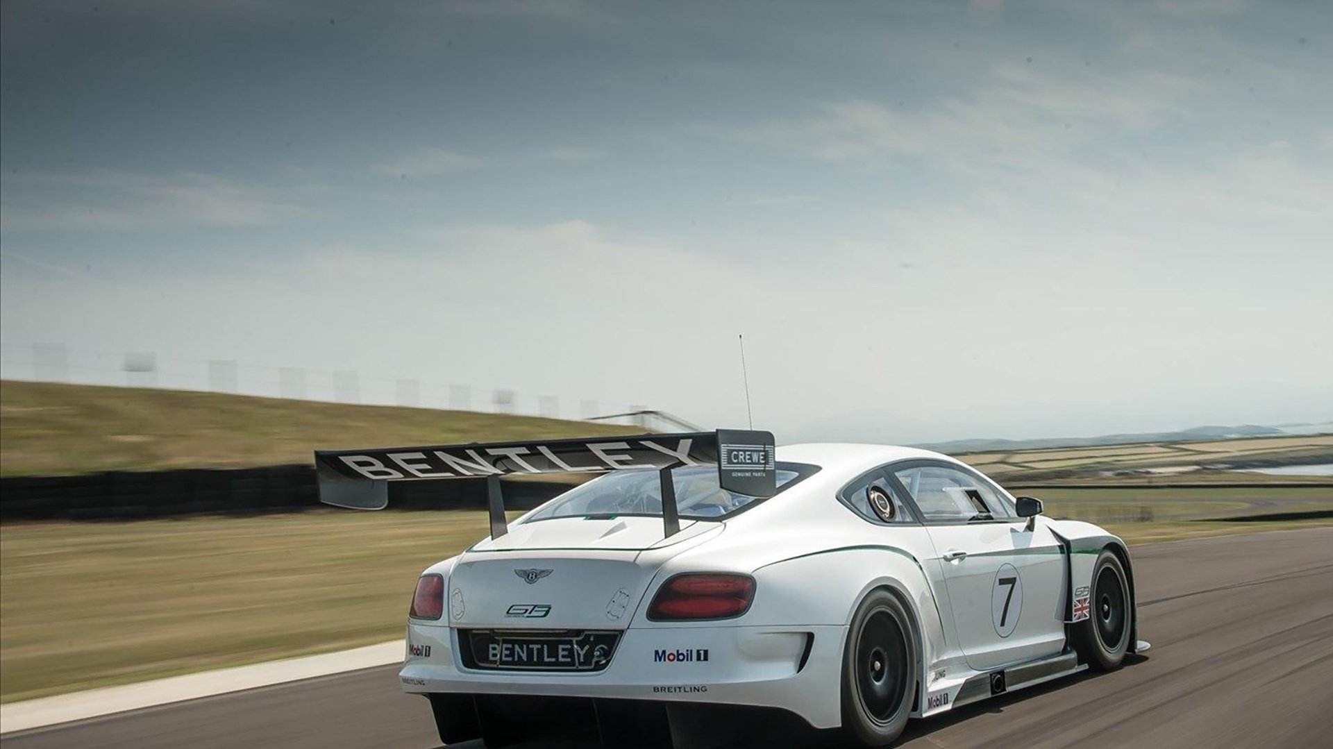 篮板王霸气带动全队二次进攻,篮板王是什么球鞋